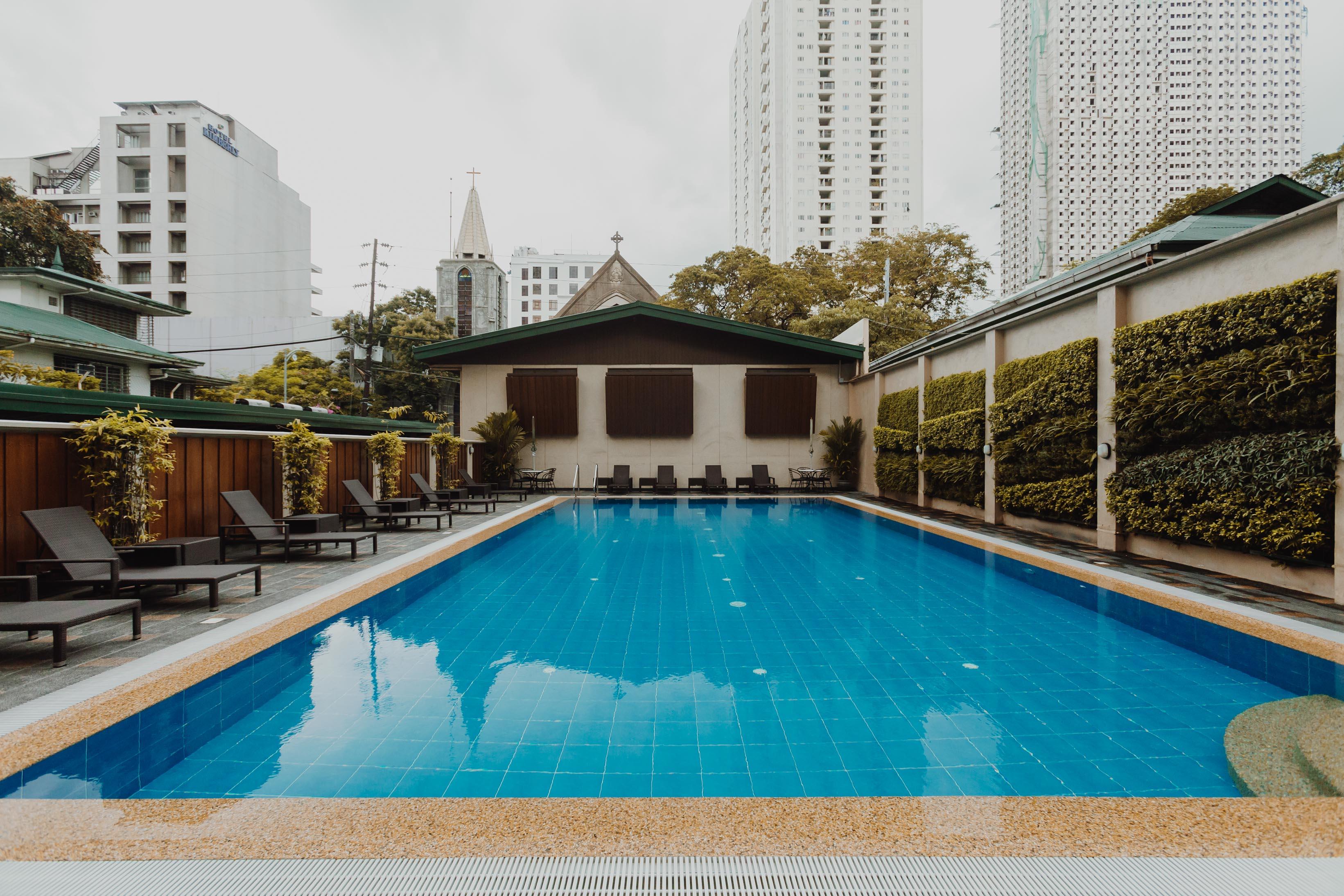 Tropicana Suites Manila Exterior foto
