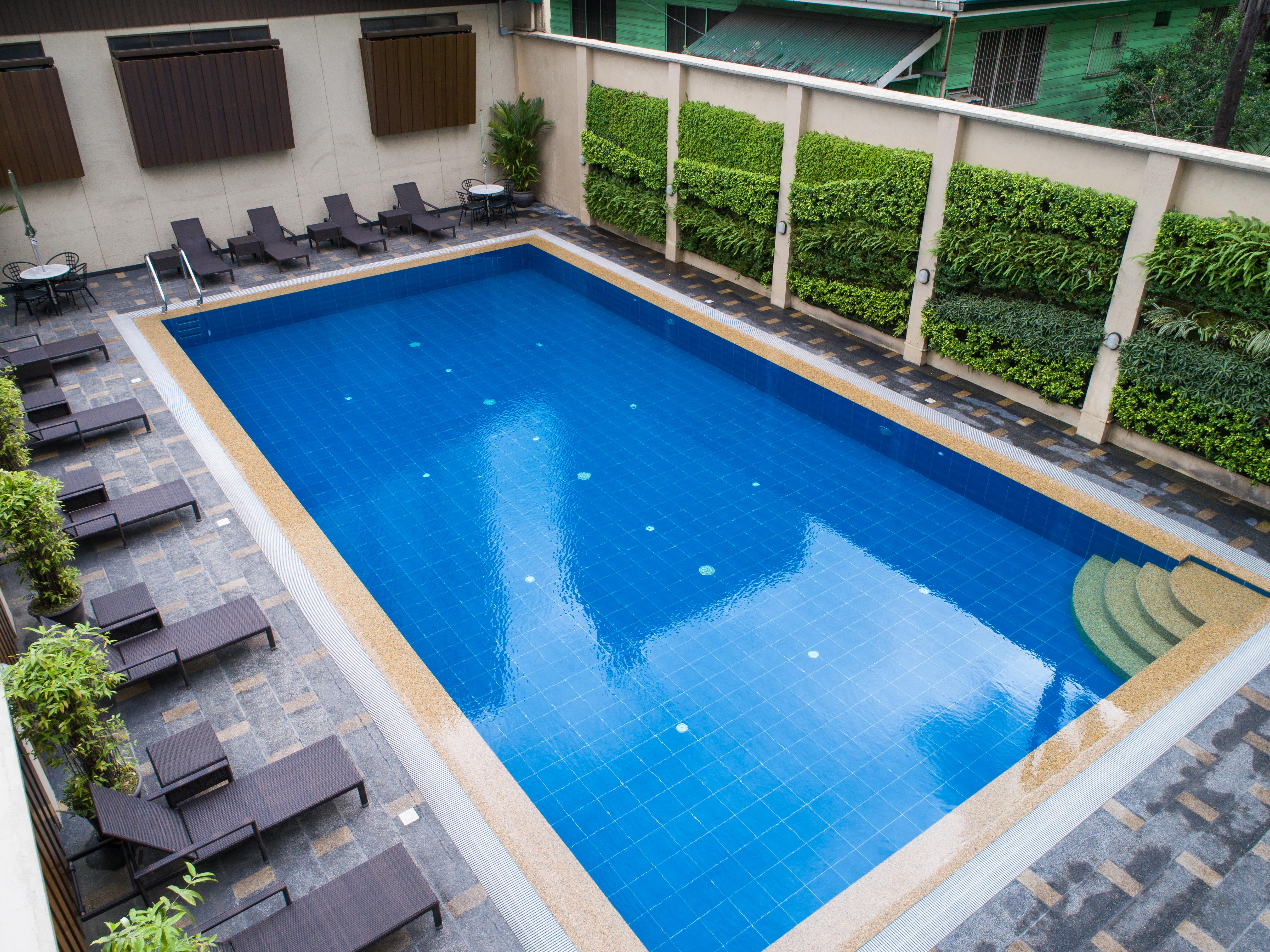 Tropicana Suites Manila Exterior foto