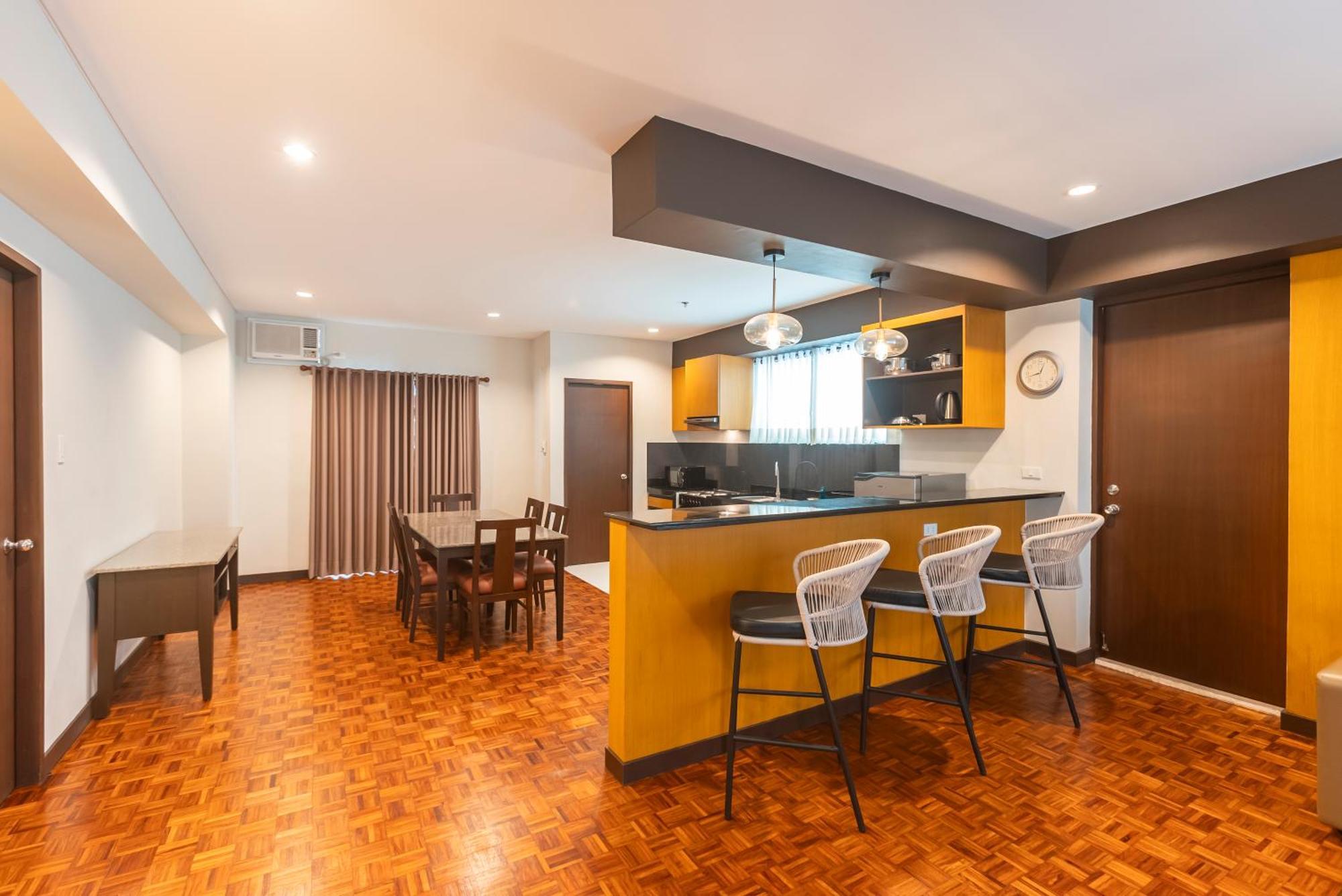 Tropicana Suites Manila Exterior foto