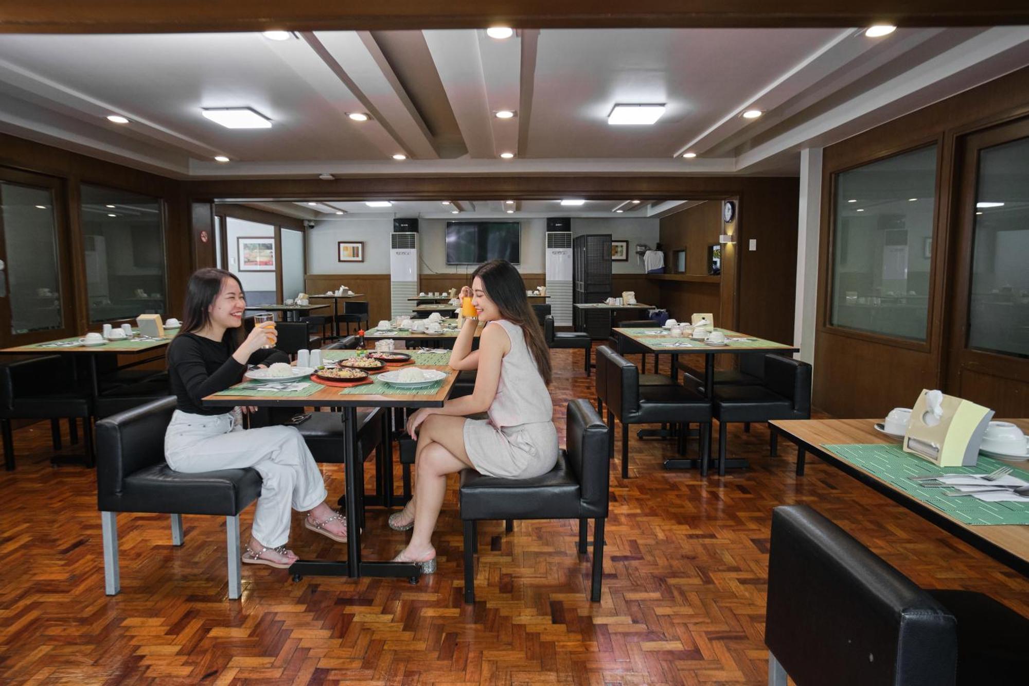 Tropicana Suites Manila Exterior foto