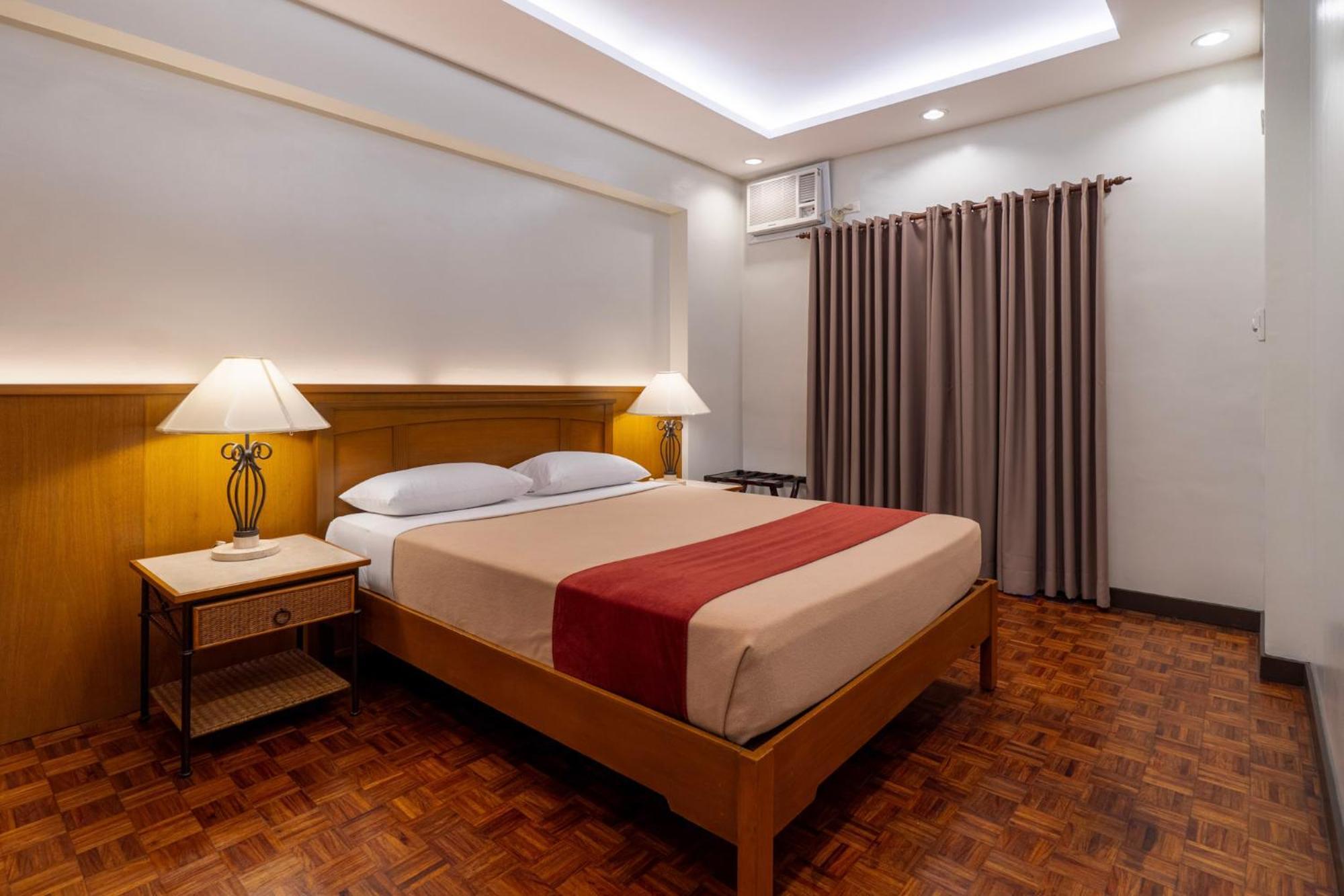 Tropicana Suites Manila Exterior foto