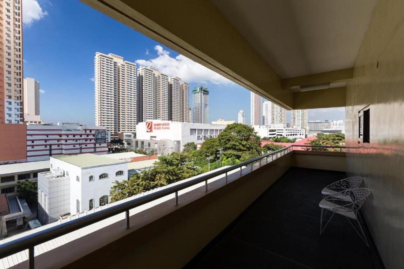 Tropicana Suites Manila Exterior foto