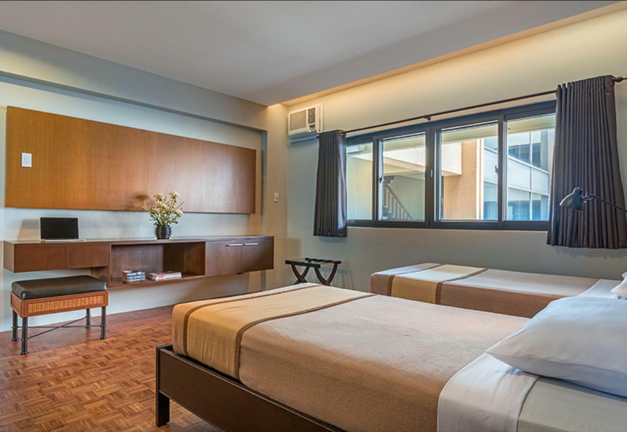 Tropicana Suites Manila Exterior foto